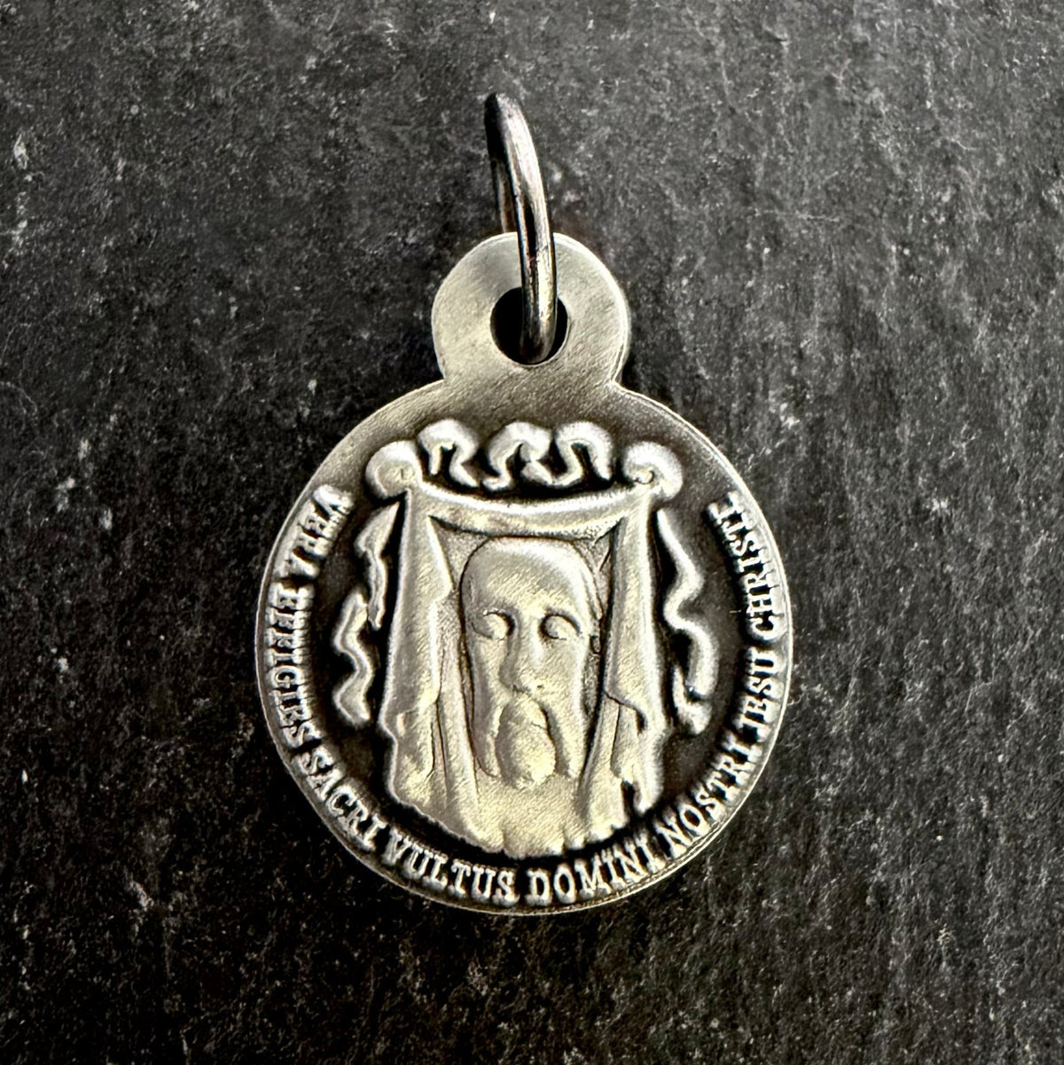 Holy Face Medal (Veil of Veronica) w/ Pieta: 5/8" ALLOY- Antique Siver/Gunmetal